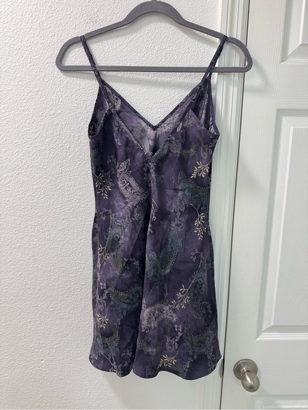 Victoria’s Secret vintage 100% silk mini slip dress sizeXS purple paisley y2k - Picture 2 of 5